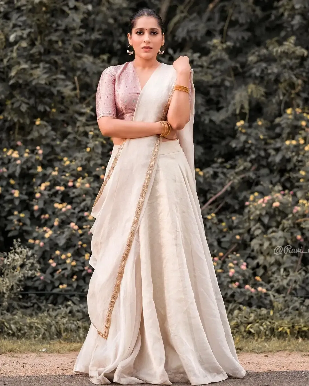 INDIAN TV ACTRESS RASHMI GAUTAM IN WHITE LEHENGA PINK CHOLI 4